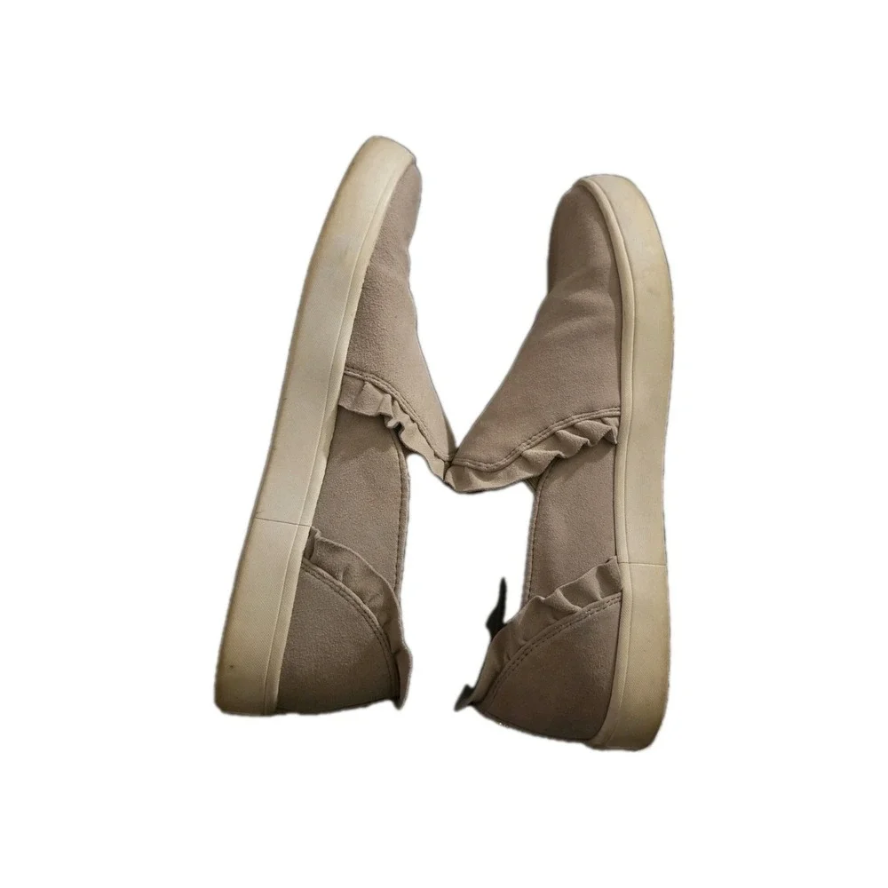 Kate Spade Lilly Ruffle Slip On Sneakers Beige Taupe Suede Leather‎ Flats 7.5M